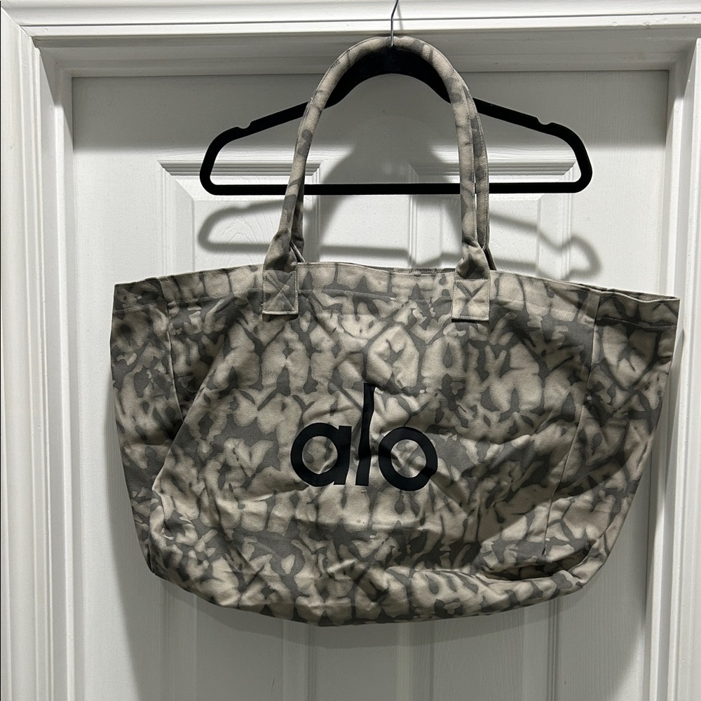 ALO Yoga Black and Gray Patterned Tote Bag